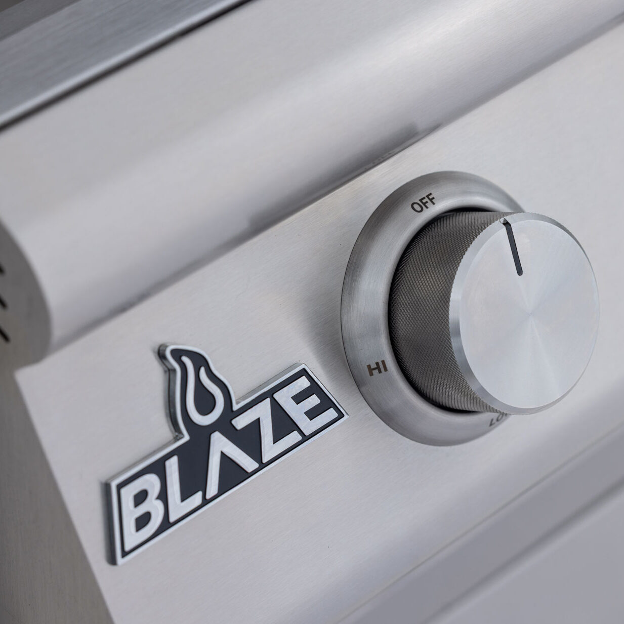 Blaze BCM 32-Inch 4-Burner Gas Grill