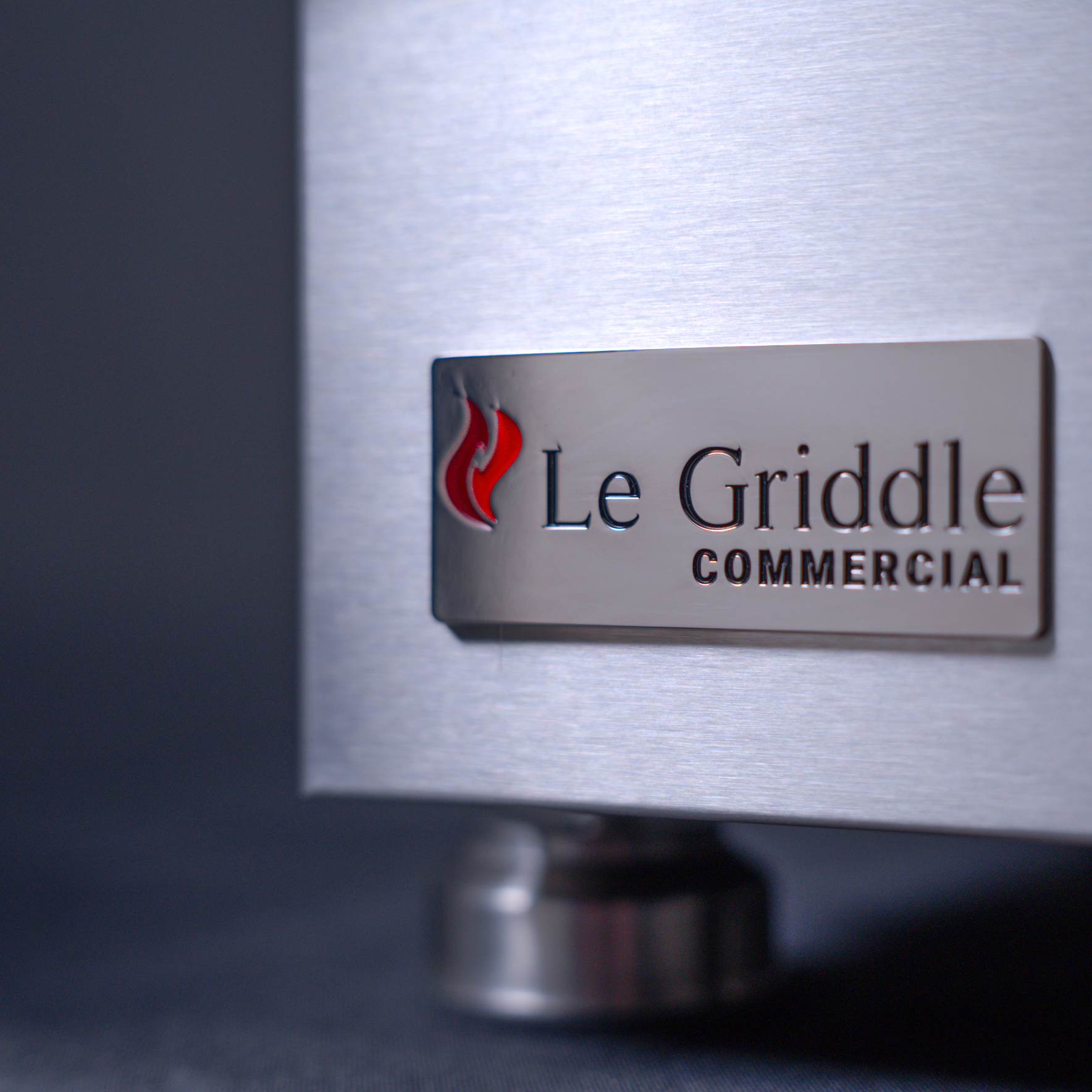 https://cdn.shopify.com/s/files/1/0778/8340/8626/files/Le_Griddle_Commercial_Series_105_Gas_Griddle_-_OML105C3_1.png?v=1770318077