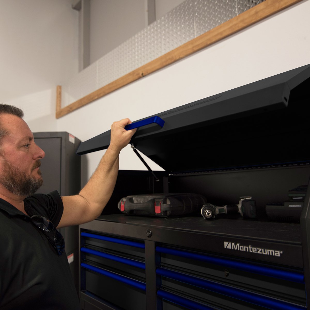 Montezuma tool chest and cabinet