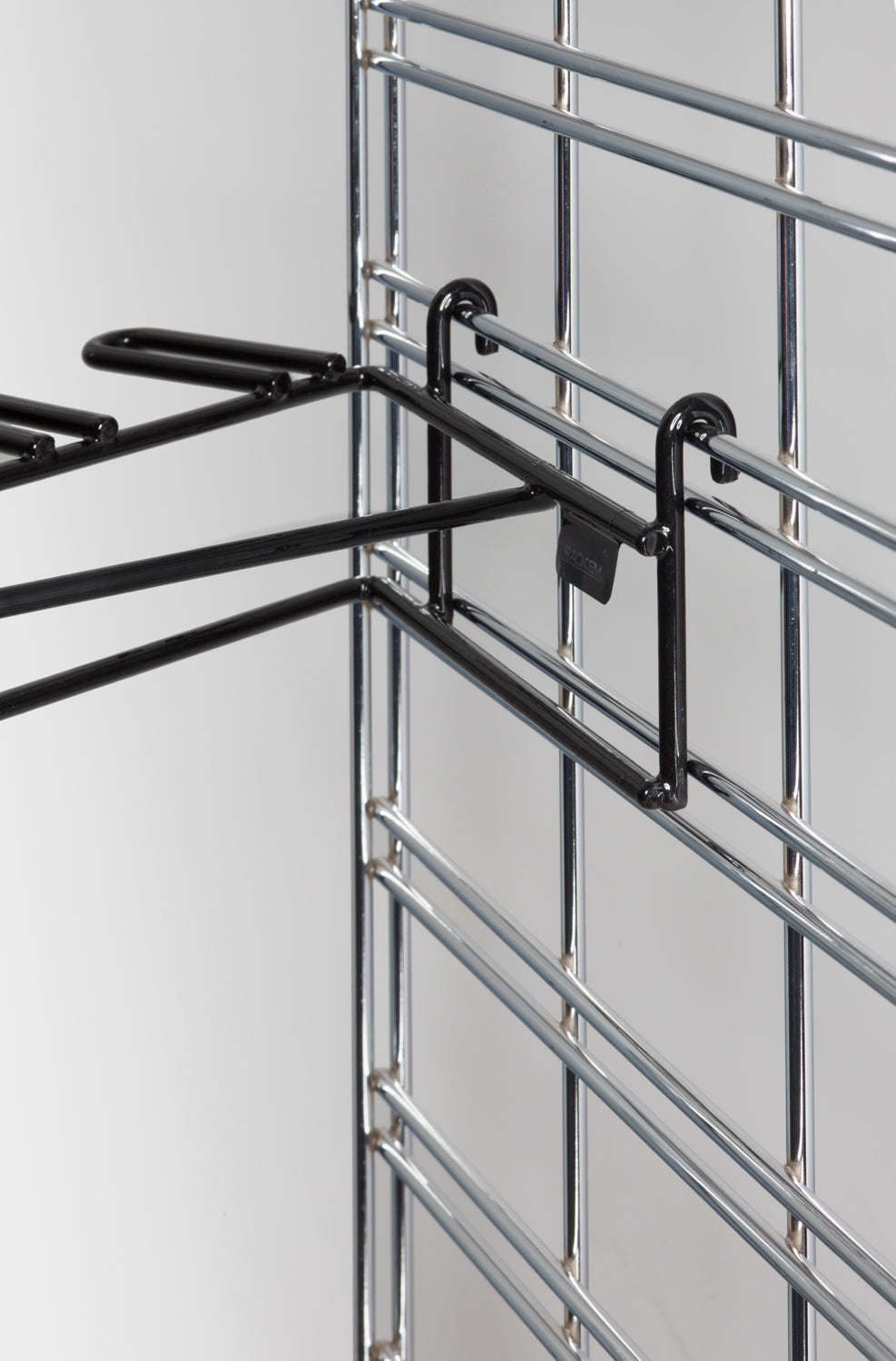 1’ 5 Rifle Leans Right Display Grid Wall (SKU: 6232)