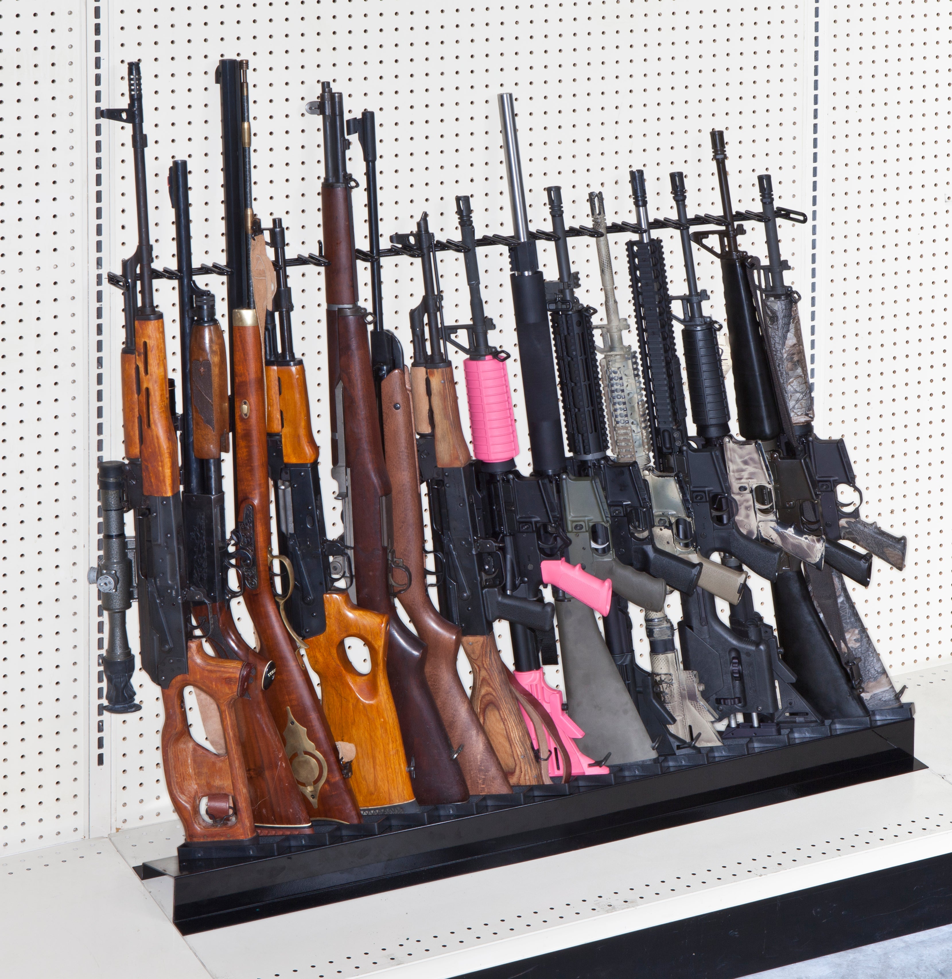2’ 8 Rifle Deluxe Shelf Display Peg Board (SKU: 6270P)