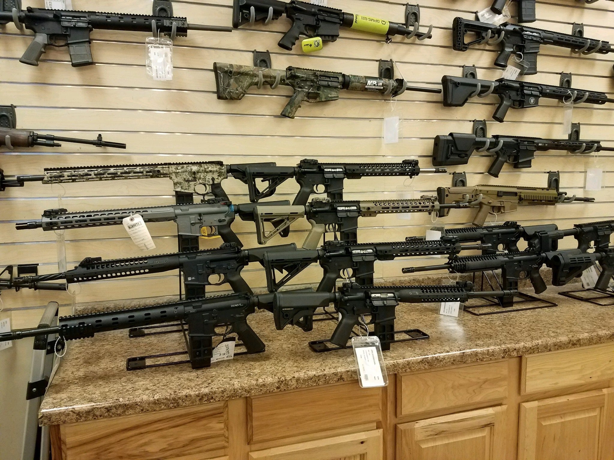 4-Rifle Wire AR Table-Top Display. (SKU: 9276)