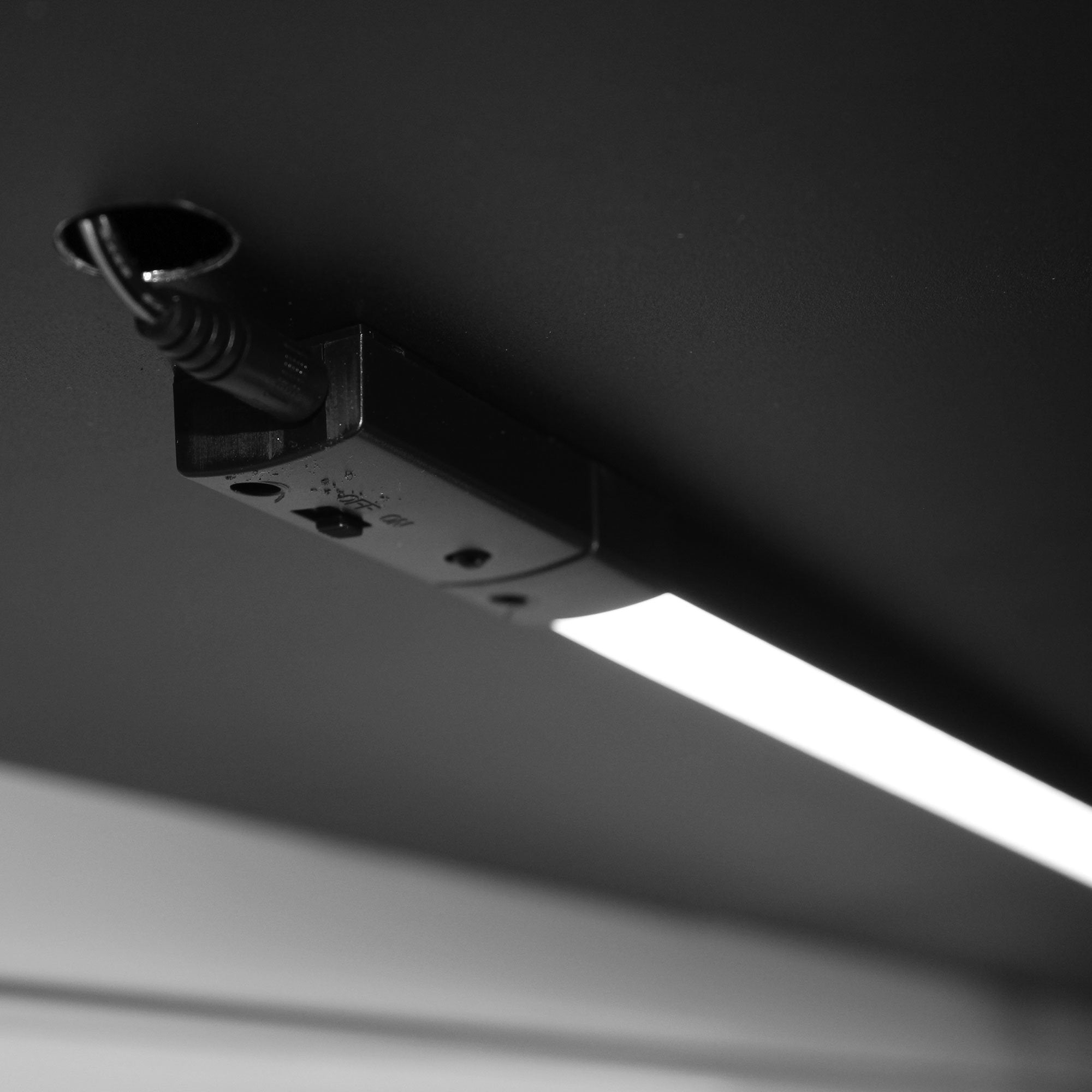 Proslat 40 in. Under Cabinet 4K RGB Light With Power Cord - 